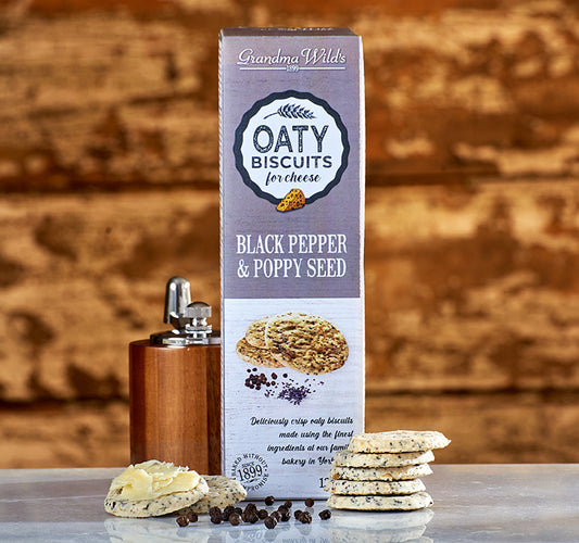 Grandma Wild's Oaty Biscuits For Cheese - Black Pepper & Poppy Seeds 130G