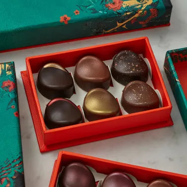 Fortnum & Mason Milk & Dark Chocolate Caramels Selection Box, 54g