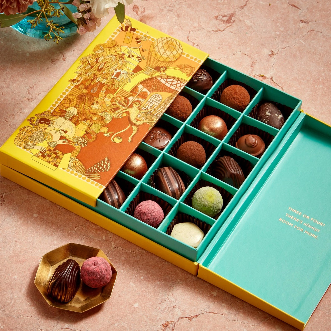 Fortnum & Mason Fortnum's Favourites Milk, Dark & White Chocolate Selection, 290g