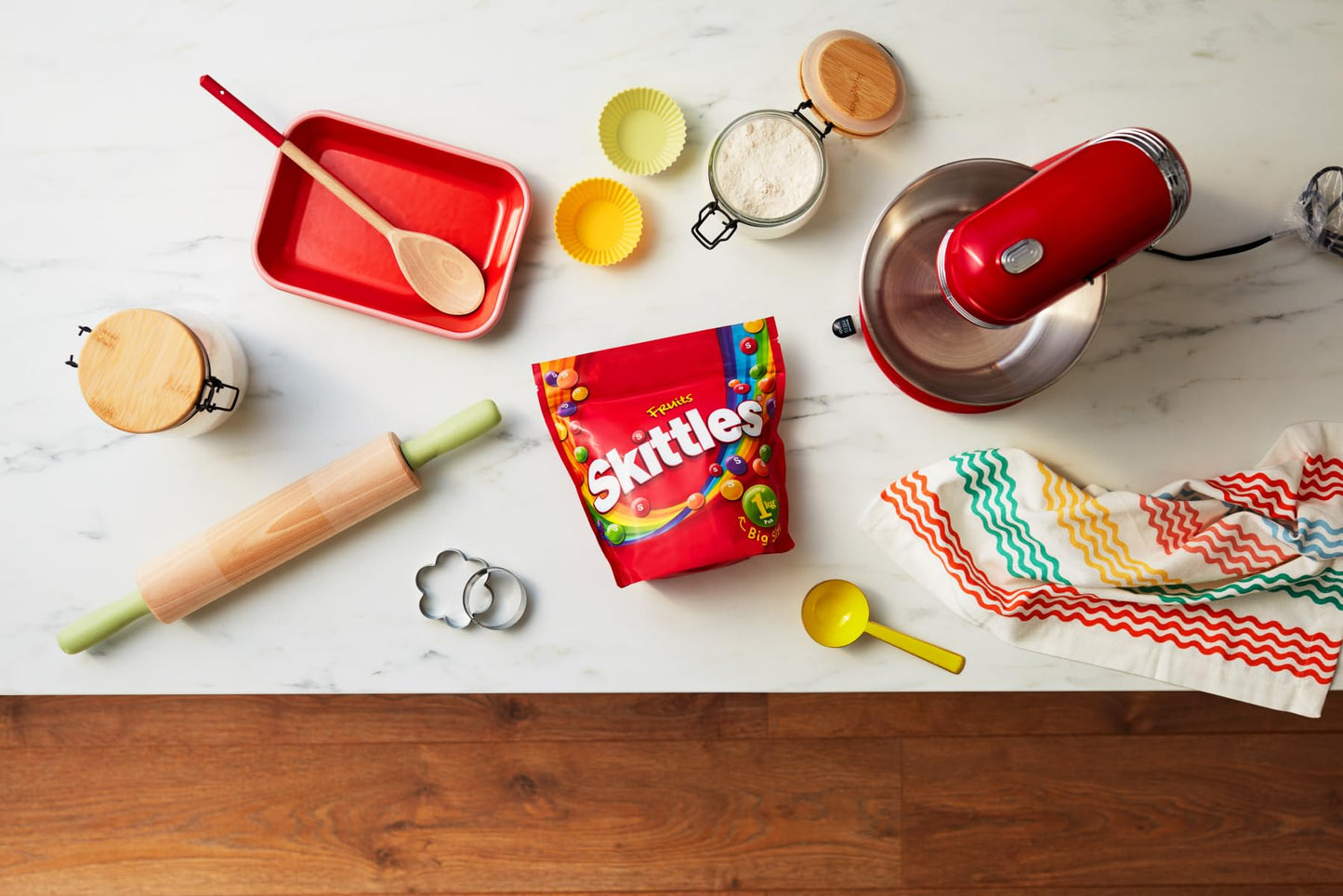 Skittles Sweets Bag, Fruit Flavoured, 1Kg, Vegan, Bulk Sweets Bag, Ideal for gift, snacks and sharing