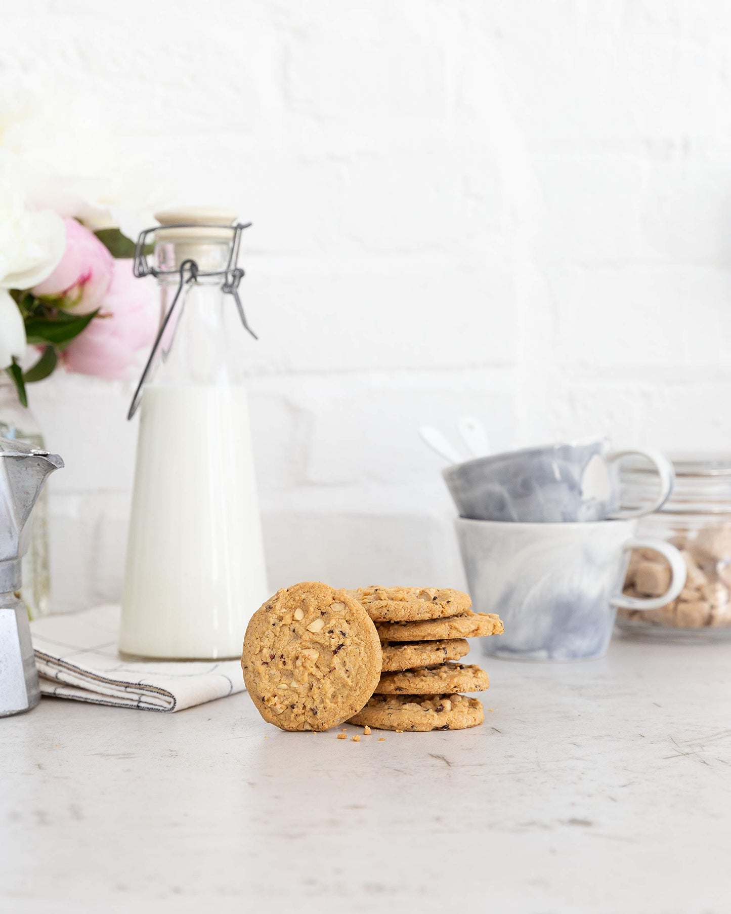 Walkers White Chocolate and Raspberry Biscuits 150g