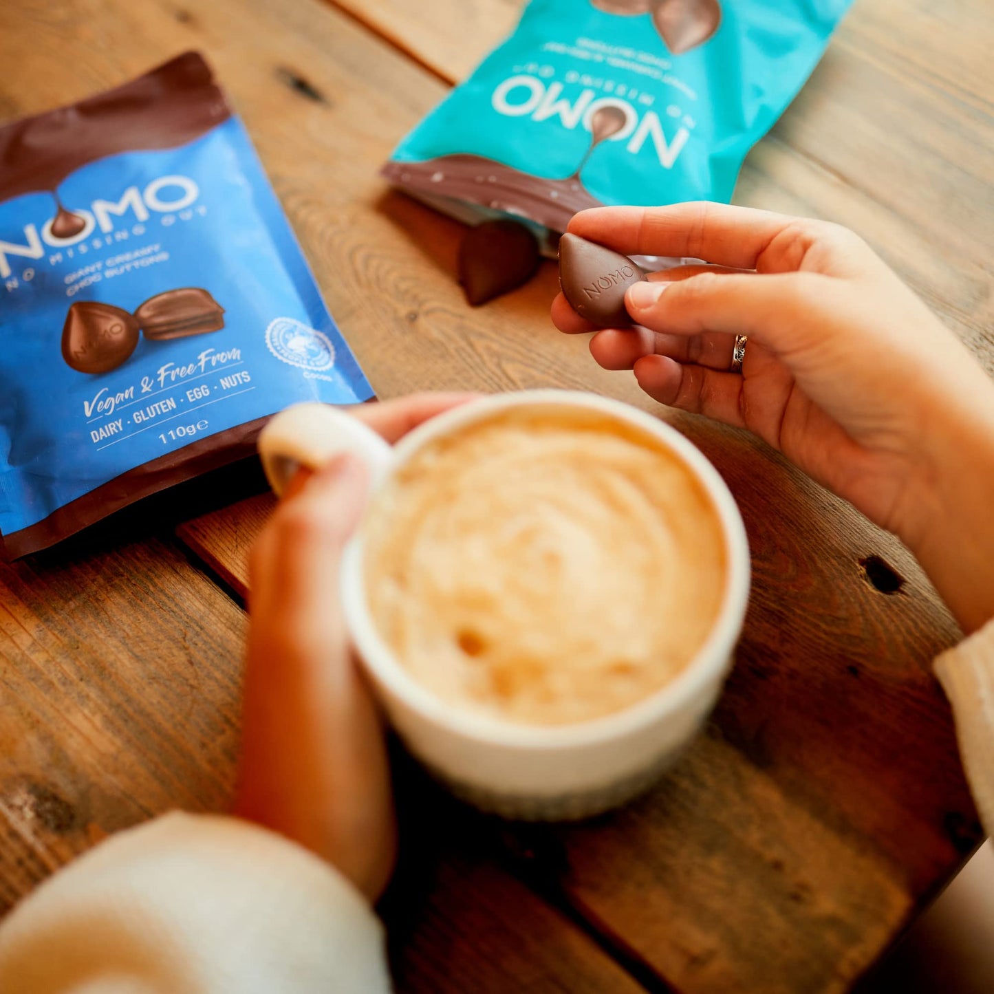 NOMO Giant Creamy Choc Buttons, 110g