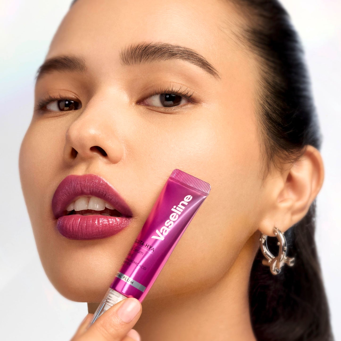 Vaseline Gluta-Hya Lip Serum Gloss Royal Plum 10ml