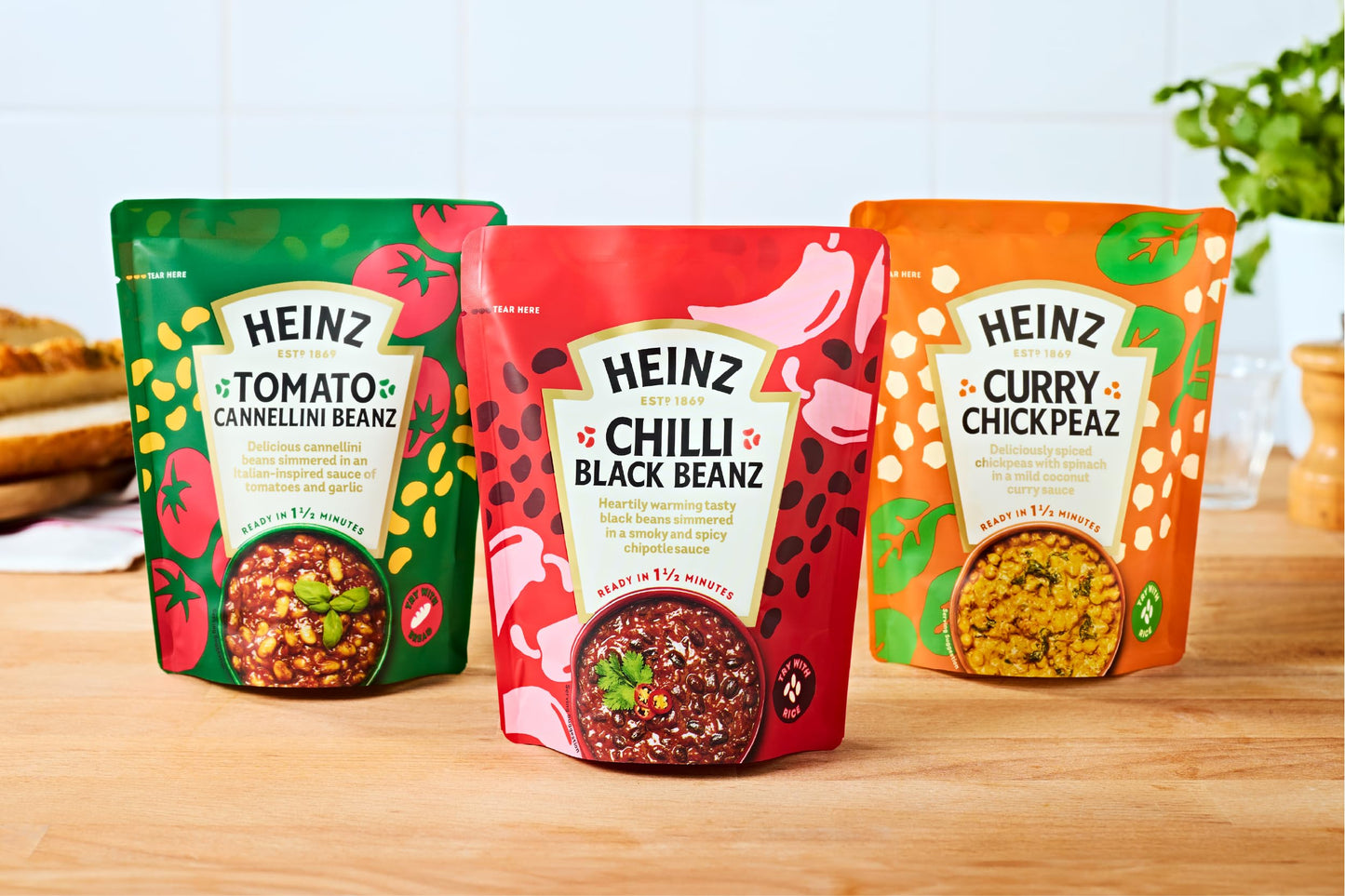 HEINZ Chilli Black Beans with Chipotle Chilli - Meal for One, Made From Natural Ingredients, Source of Protein, 250gr