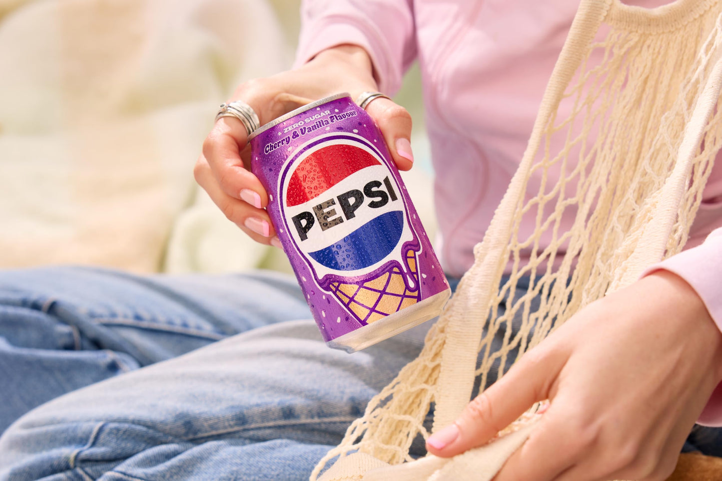 Pepsi Zero Sugar Cherry and Vanilla Ice Cream Flavour 330ml Can (Pack of 8)