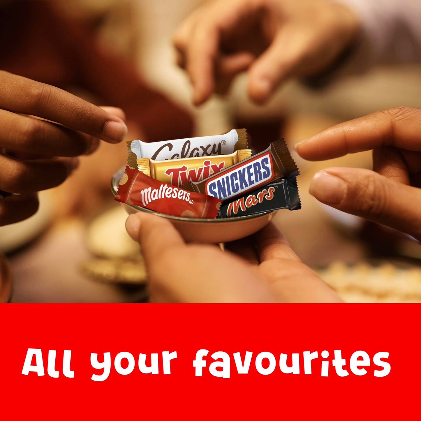 Celebrations Chocolate Centerpiece 340g - Assorted Mini Chocolate Bars & Biscuits Selection Box, Milk Chocolate Sweets Variety Pack, Chocolate Snacks, Sharing Box, Hamper Filler, Teacher's Gifts