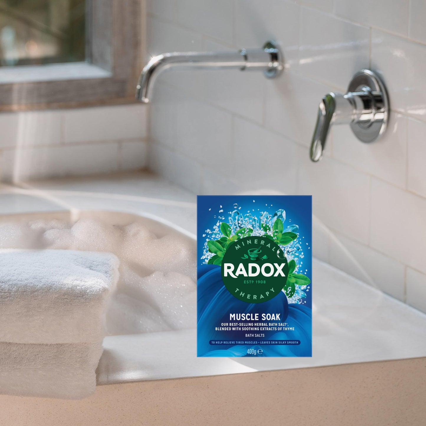Radox Mineral Therapy Bath Soak Muscle Soak uniquely blended with minerals, herbs & a soothing thyme fragrance Bath Salts for a relaxing bath 400 g